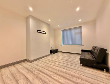 3 Bedroom Semi Detached To Let - Photo 3