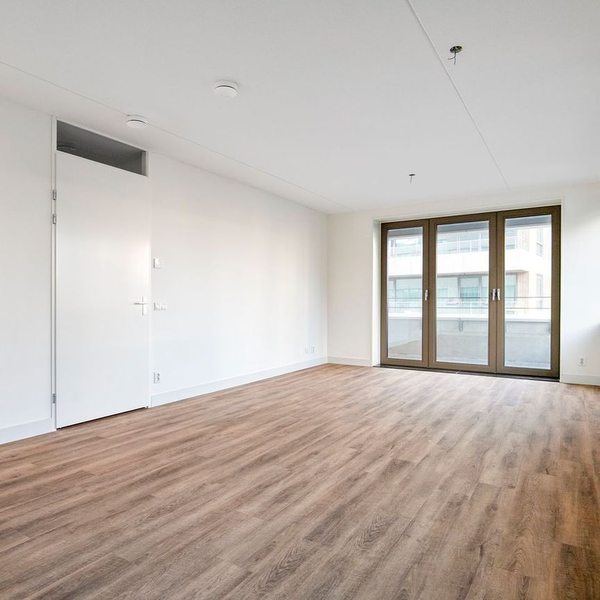 Appartement te huur: Elzenhagensingel 300 1022 LA Amsterdam - Photo 1