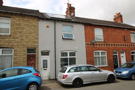 Cross Street, Room 4, Kettering, Northamptonshire, NN16 - Photo 5