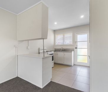 Tidy 2 bedroom unit - Photo 1