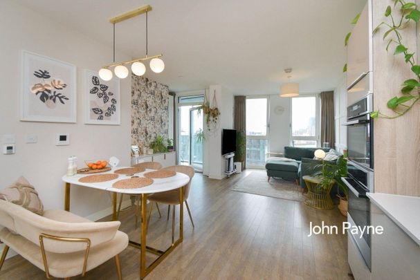 Telegraph Avenue, London, SE10 - Photo 1