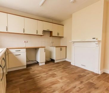 2 bedroom semi-detached house to rent - Photo 3