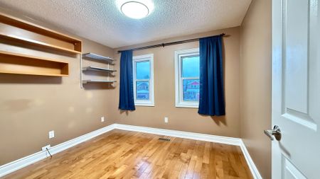 For Lease - 3211 Valcourt Crescent, Mississauga, Ontario - Photo 3