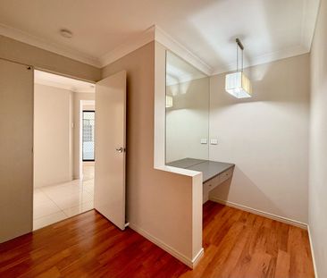 Spacious & Stylish Family Home in Coomera Waters Estate - Photo 4