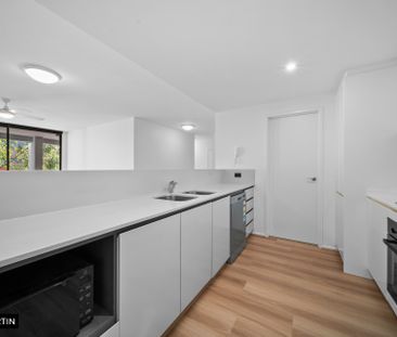 MGM MARTIN - TWO BEDROOM APARTMENT - Photo 3