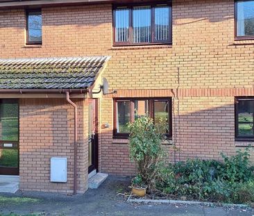 2 bedroom ground floor flat to rent - Photo 1