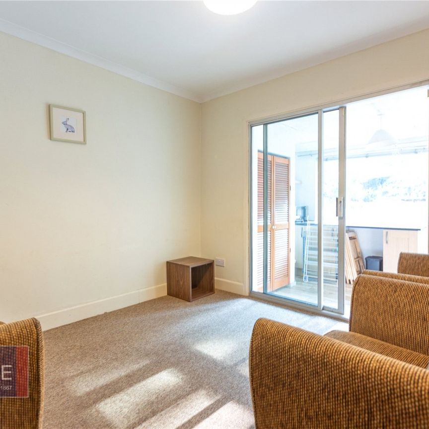 Mortimer Road, - Photo 1