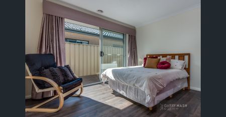 MODERN TOWNHOUSE IN WELL REGARDED COLLYN-DALE ESTATE - Photo 5