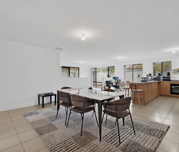 Spacious family home - Photo 3