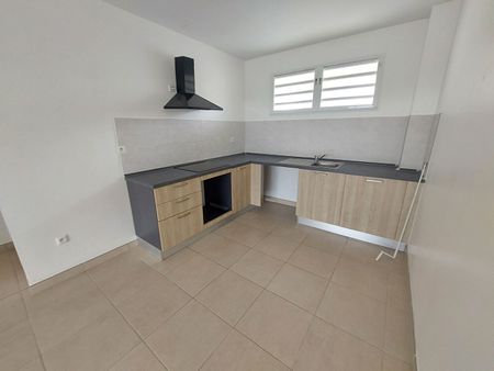 Location appartement 2 pièces, 53.25m², Fort-de-France - Photo 3