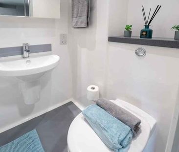 Platinum Plus Studio - Photo 4