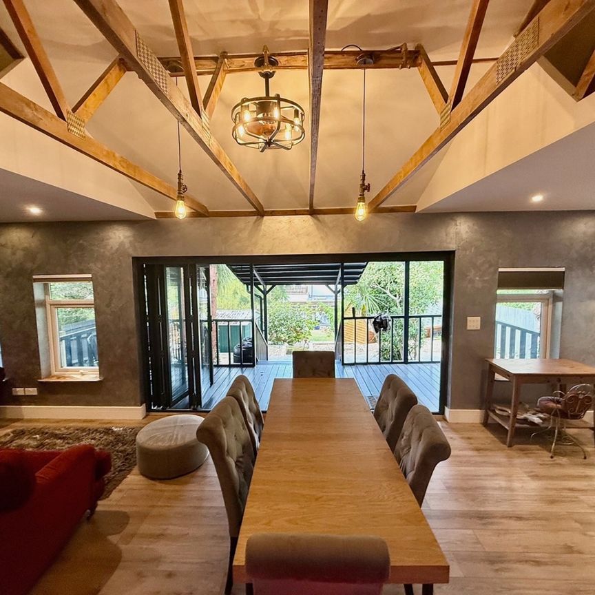 2 Bed Flat, Gibsons Hill, SW16 - Photo 1