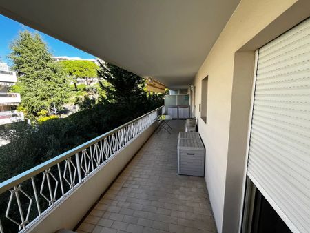 F2 48M² avec belle terrasse et garage - Photo 4