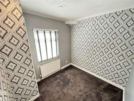 North Cliffe Avenue, Thornton, Bradford, BD13 - Photo 2