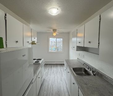 PARKVIEW MANOR - 403 - Photo 3