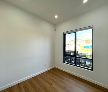 Modern Family Retreat in North Kellyville - 3 Beds + Study + Rumpus - Photo 6