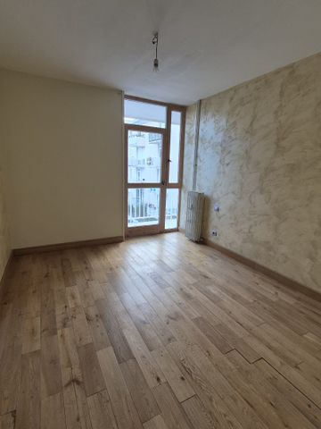 Location Appartement 3 pièces 67m² MAUBEUGE 59600 - Photo 2