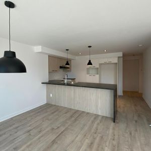 Logement 4 1/2 - Libre immédiatement - Saint-Jérôme - Photo 2