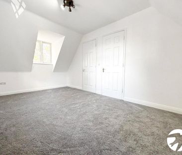 4 bedroom semi-detached house to rent - Photo 5