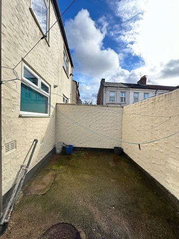 3 Bed Terraced House, Makin Street, L4 - Photo 2