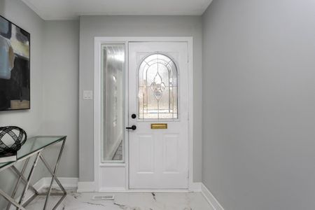 For Lease - 92 LILLIAN Crescent Unit# Main Floor, Barrie, Ontario - Photo 4