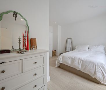 Stunning Kensington Garden Retreat: 2 Bedroom & 2 Bathroom Luxe Bas... - Photo 4