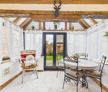 3 bedroom barn conversion to rent - Photo 3