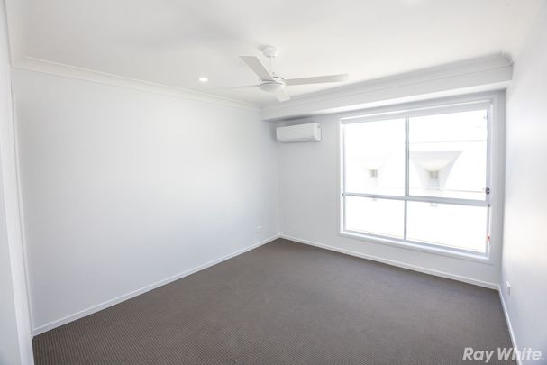 STUNNING 4-BEDROOM DUPLEX IN FORSTER!! - Photo 1