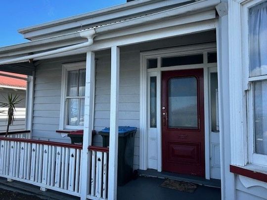 Great Kingsland Villa - Photo 1