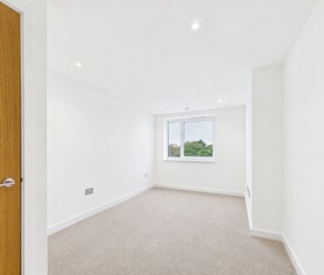 Aspect, Camberley, Surrye, GU15 - Photo 3