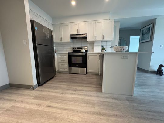 For Lease - 1015 Innisfil Beach Road Unit# 514, Innisfil, Ontario - Photo 1