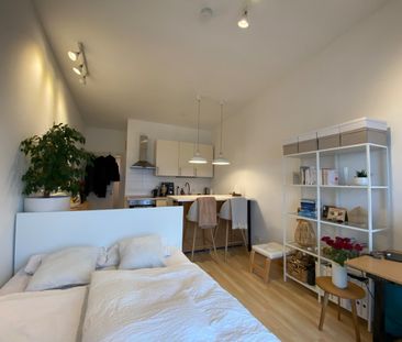Helle 1-Zimmer-Wohnung mit Balkon, EBK und TG-Stellplatz - Photo 2