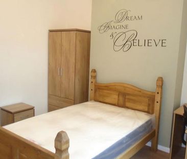 6 bedroom house to rent - Photo 2