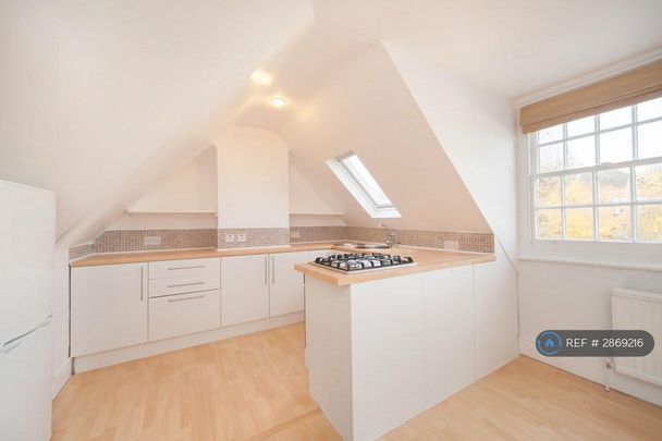 2 bedroom flat to rent - Photo 1