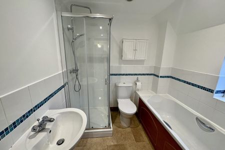 Vicarage Gardens - Photo 3