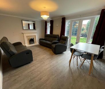 1 bedroom in a house share to rent - Photo 2