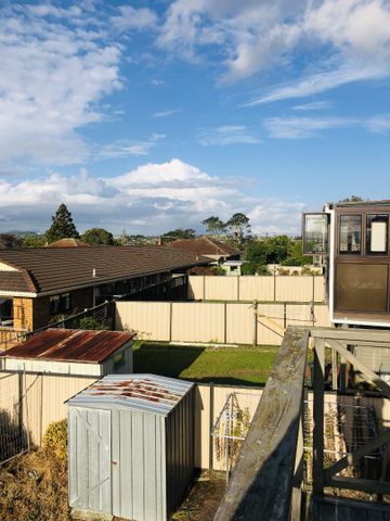 BLOCKHOUSE BAY, 3 BEDROOMS - Photo 5