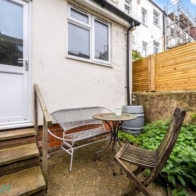 5 bedroom terraced house to rent - Photo 1