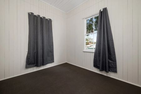 Spacious Character-Filled Apartment in a Peaceful Greenslopes Setting - Photo 3