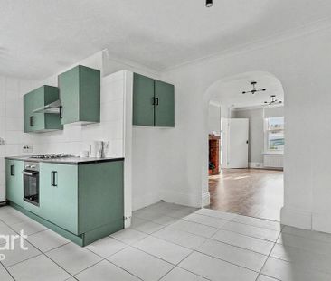 4 bedroom terraced house to rent - Photo 5