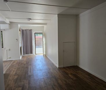 2 Bedrooms Unit for rental in Margate - Photo 6