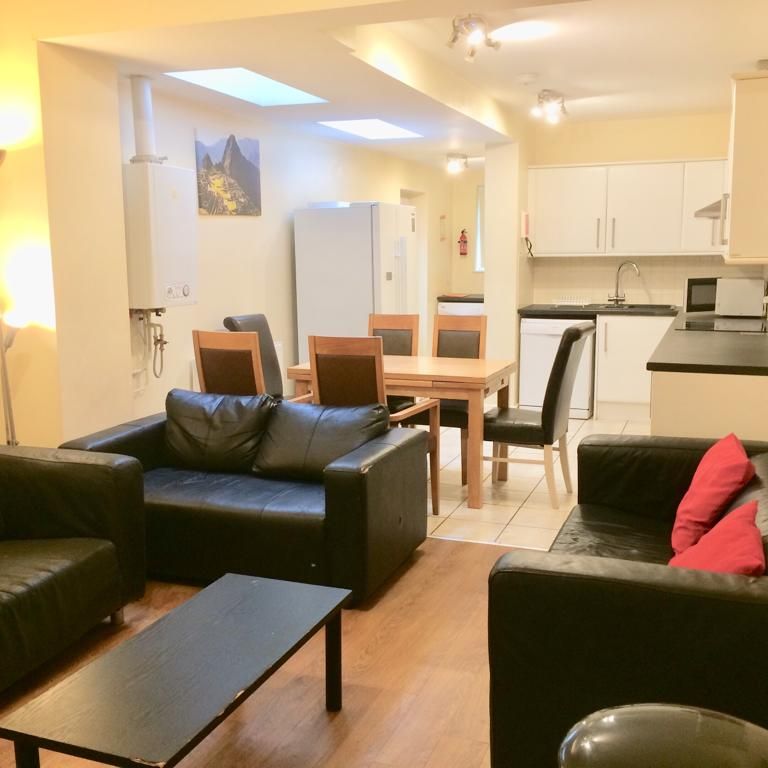 229 DAWLISH ROAD - Photo 1