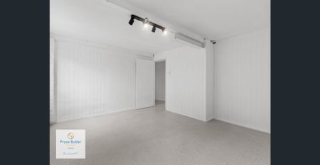 UTILITIES INCLUDED: WATER, ELECTRICITY, GAS & INTERNET...EASY ACCESS TO CITY, GASWORKS, SHOPS & JAMES STREET ENTERTAINMENT PRECINCT... GAS COOK-TOP... - Photo 4