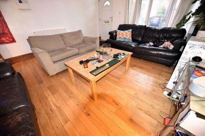 6 bedroom House in Richmond Mount, Leeds - Photo 2