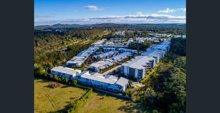 Atrium - Open Plan - 4 Bedroom Townhouse - Photo 4