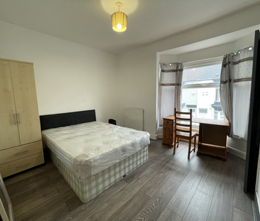 3 bedroom terraced house to rent - Photo 3