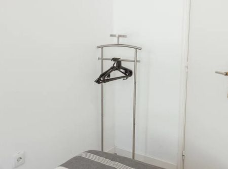 Rua de Antero de Quental, Porto, Braga 4050-056 - Photo 2