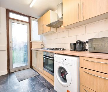 3 bedroom terraced house to rent - Photo 6