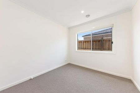 56 Homebush Street, Tarneit VIC, Belconnen - Photo 2