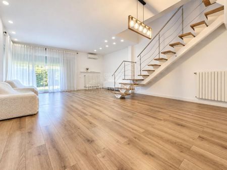 Pretty Five-Bedroom Home - American International School Neighborhood - Photo 2